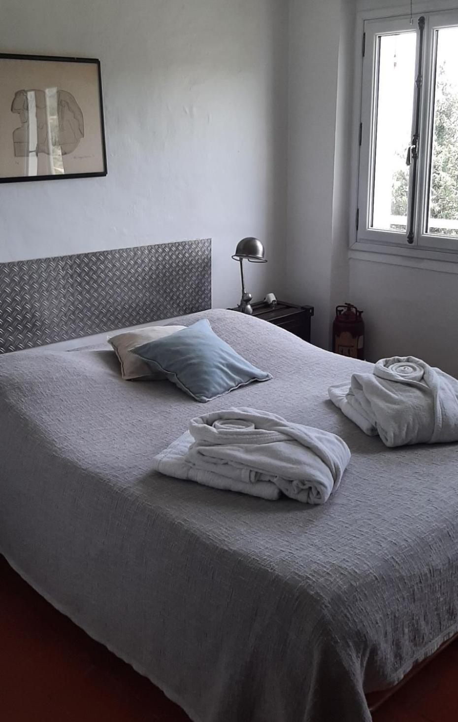 لو لوك Bed And Breakfast La Grande Lauzade الغرفة الصورة