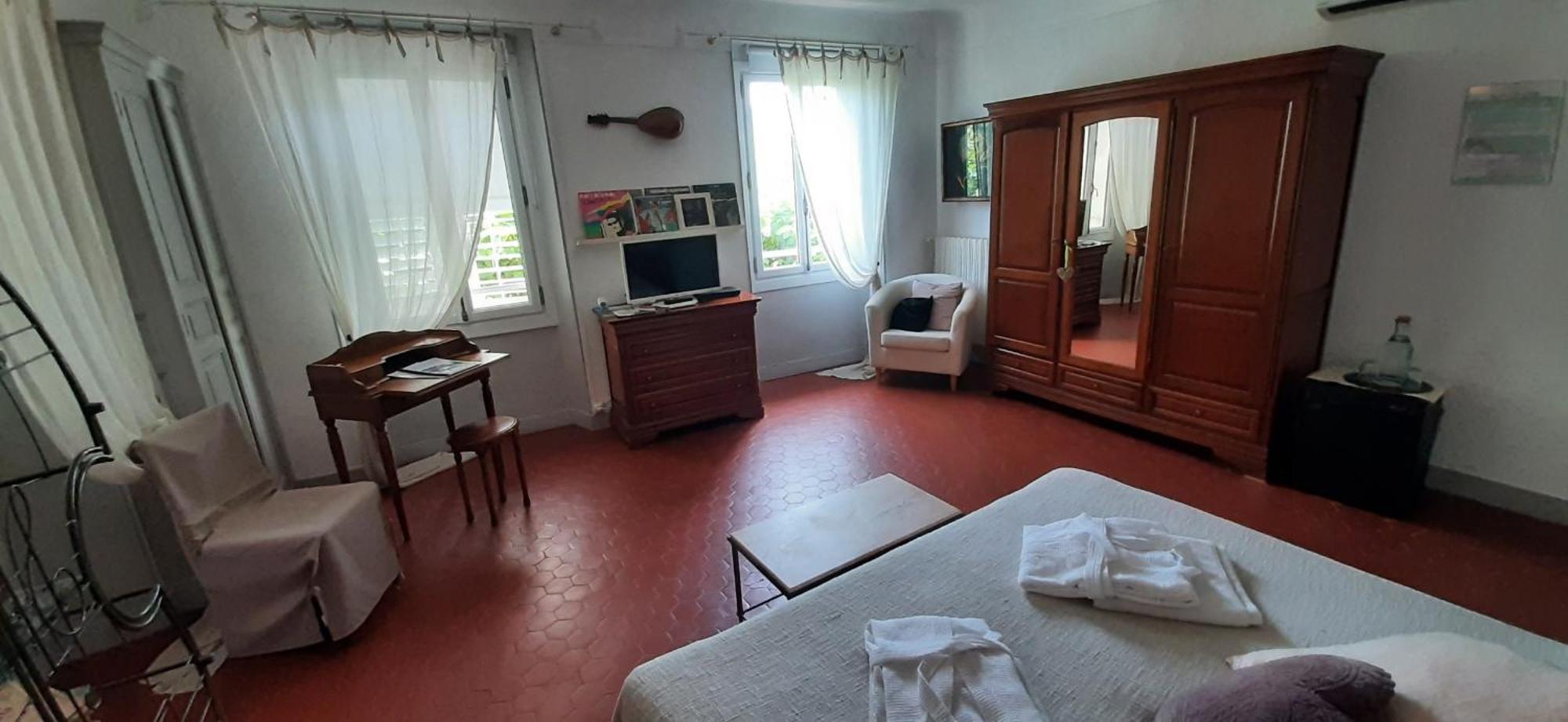 لو لوك Bed And Breakfast La Grande Lauzade الغرفة الصورة